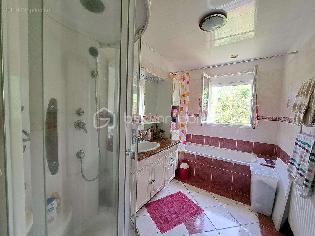 Maison à HUCHENNEVILLE