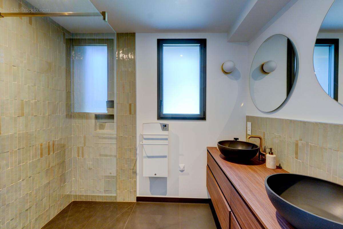 Propriete d'exception 218 m2 sur jardin de 1 500 m2 - photo 19