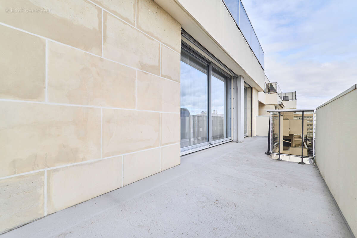 Appart 157 m2, T7, climatisé, balcon, garages, proche centre ville - photo 3