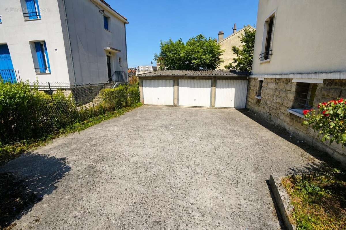 Parking à NOISY-LE-SEC