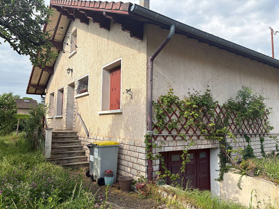 Maison à PONT-DE-CHERUY