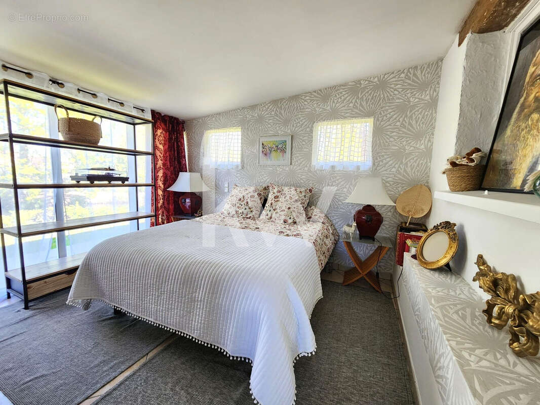 Maison à CHEVILLON-SUR-HUILLARD