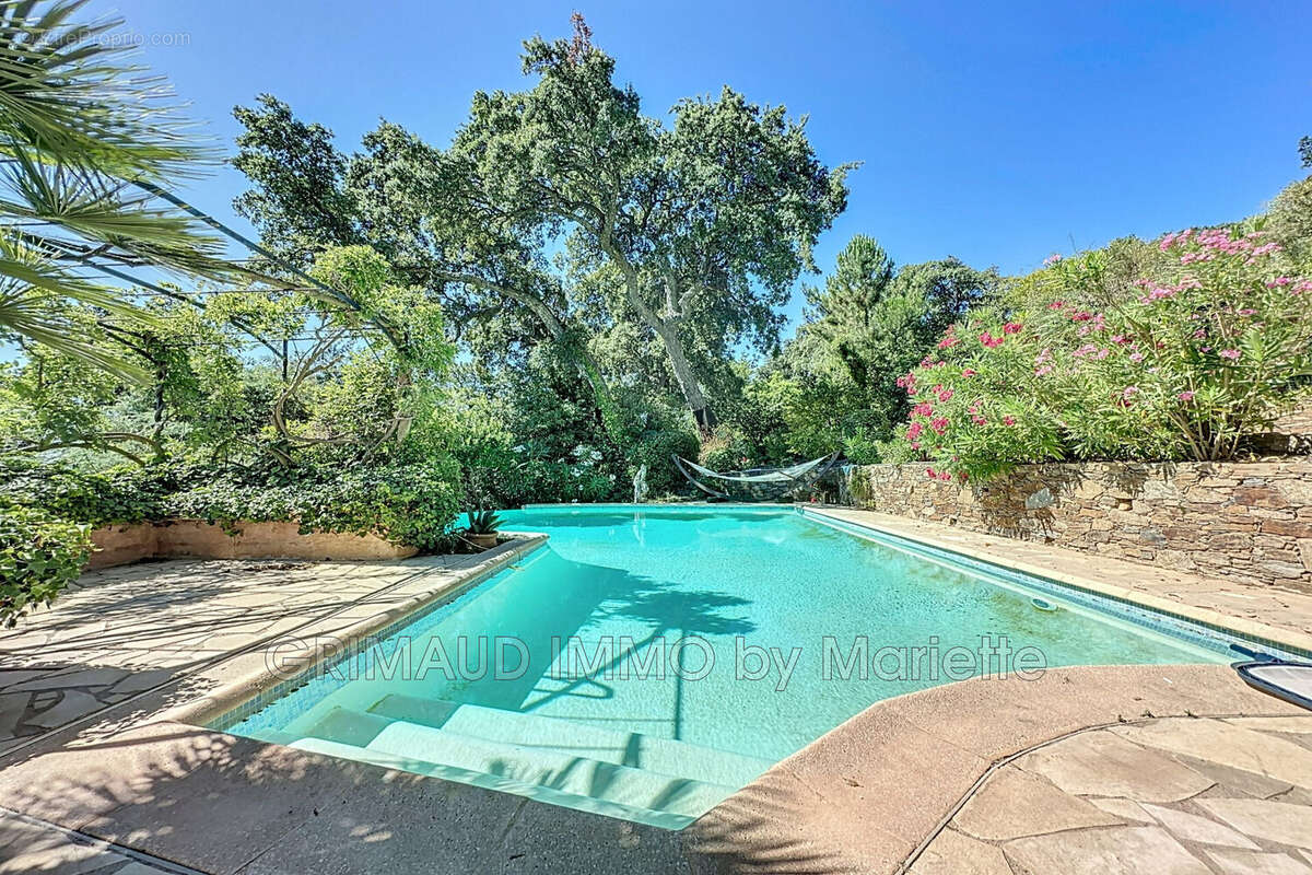 Maison à LA GARDE-FREINET