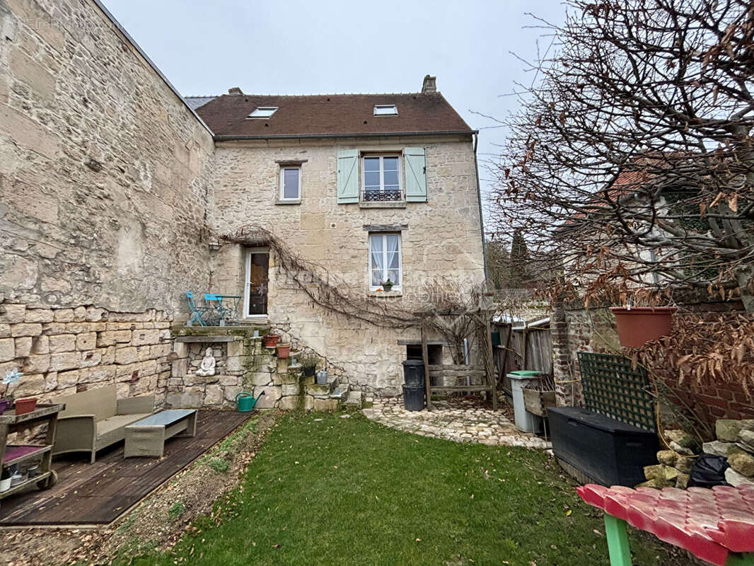 Maison à PIERREFONDS