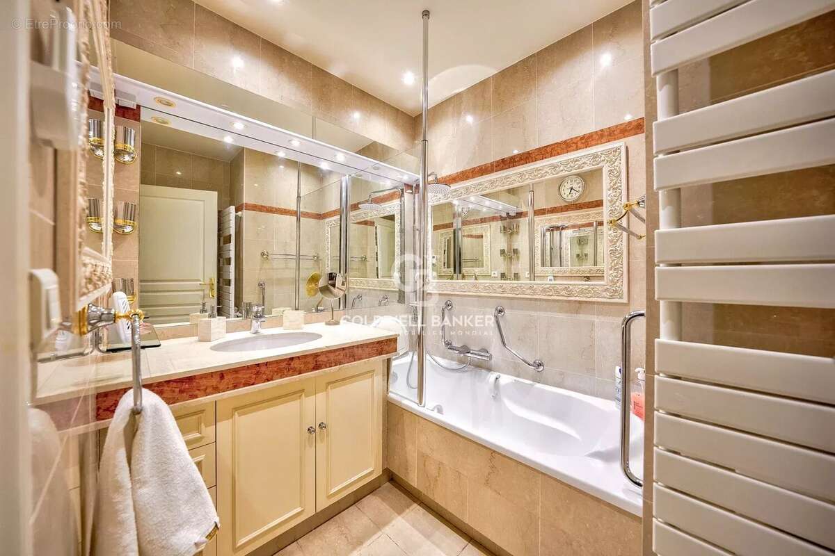 Appartement à THEOULE-SUR-MER