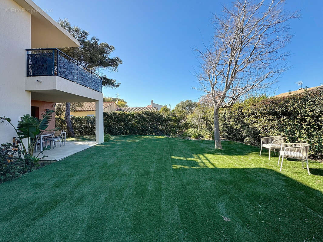 Appartement à SIX-FOURS-LES-PLAGES