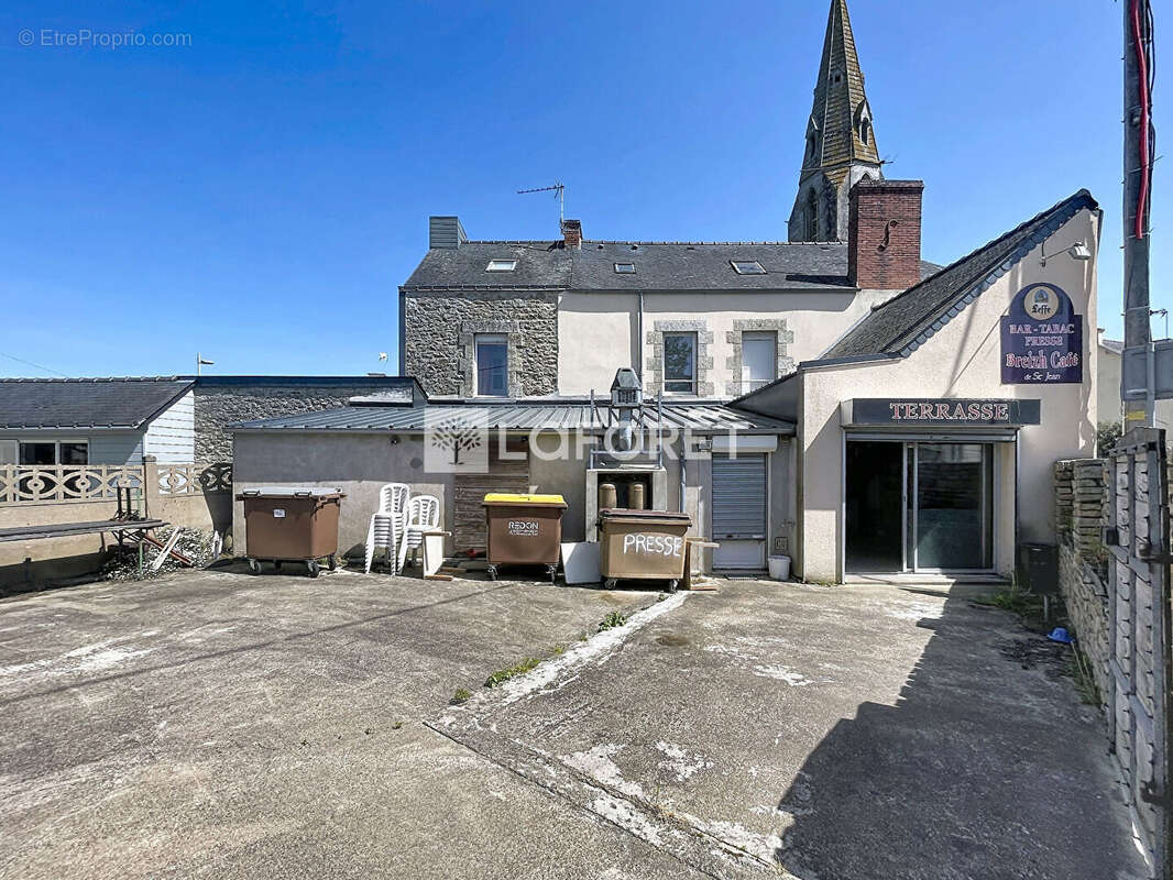 Commerce à SAINT-JEAN-LA-POTERIE