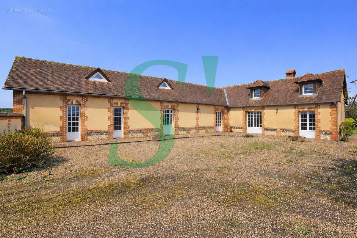 Maison à AUNEUIL