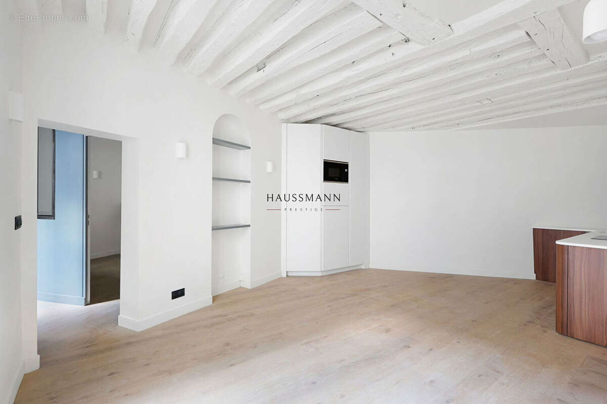 Appartement à PARIS-3E