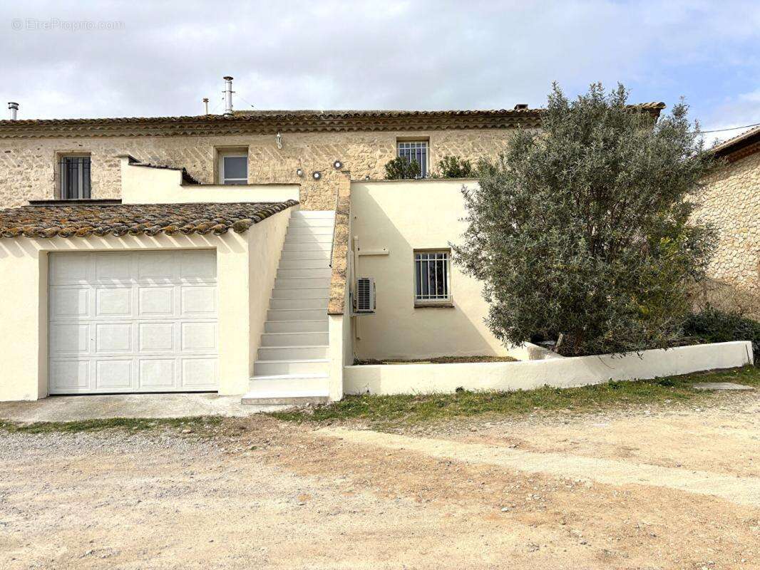 Maison à MAUGUIO