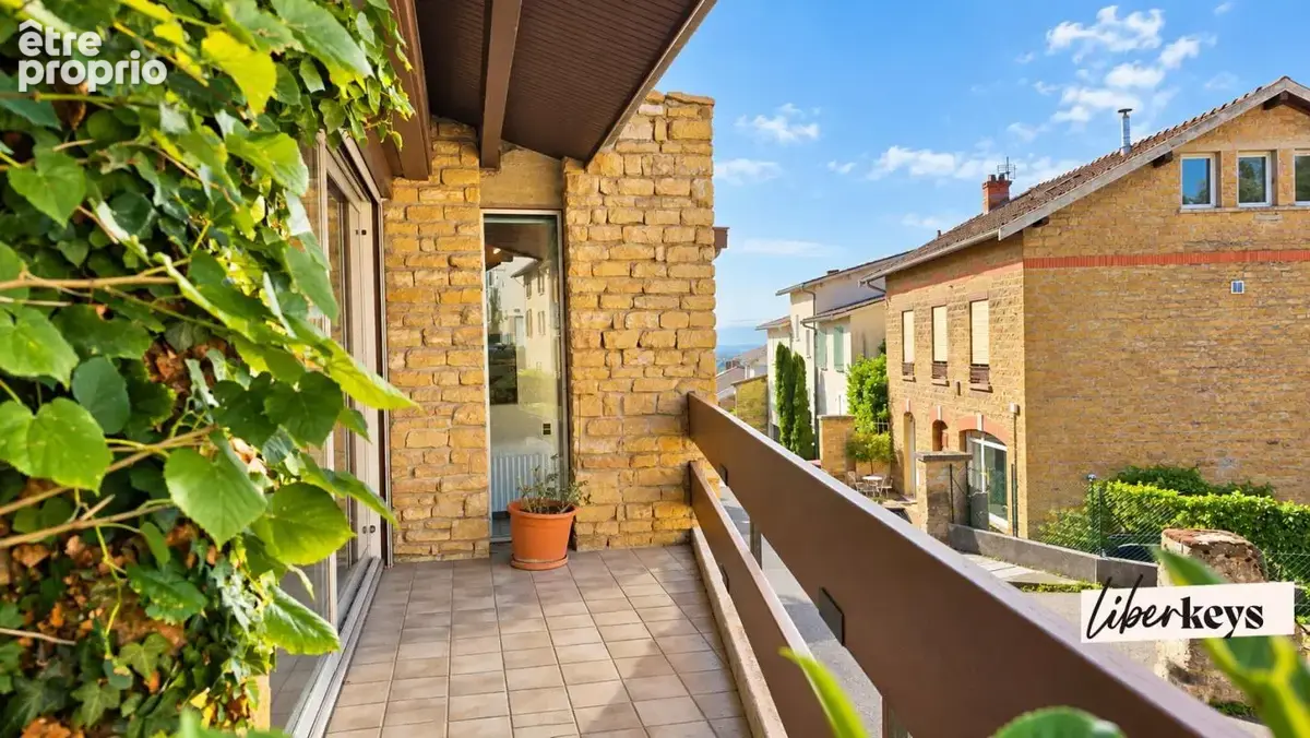 Saint-cyr-au-mont-d'or-maison d'architecte en pierre doree-230 m²-espace professionnel independant-jardin - photo 6