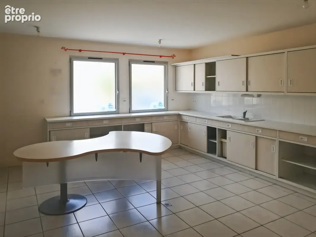 Local/bureau à vendre  (79) - photo 4