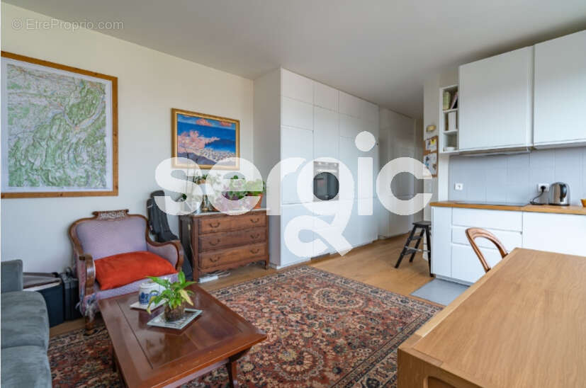 Appartement à PARIS-14E