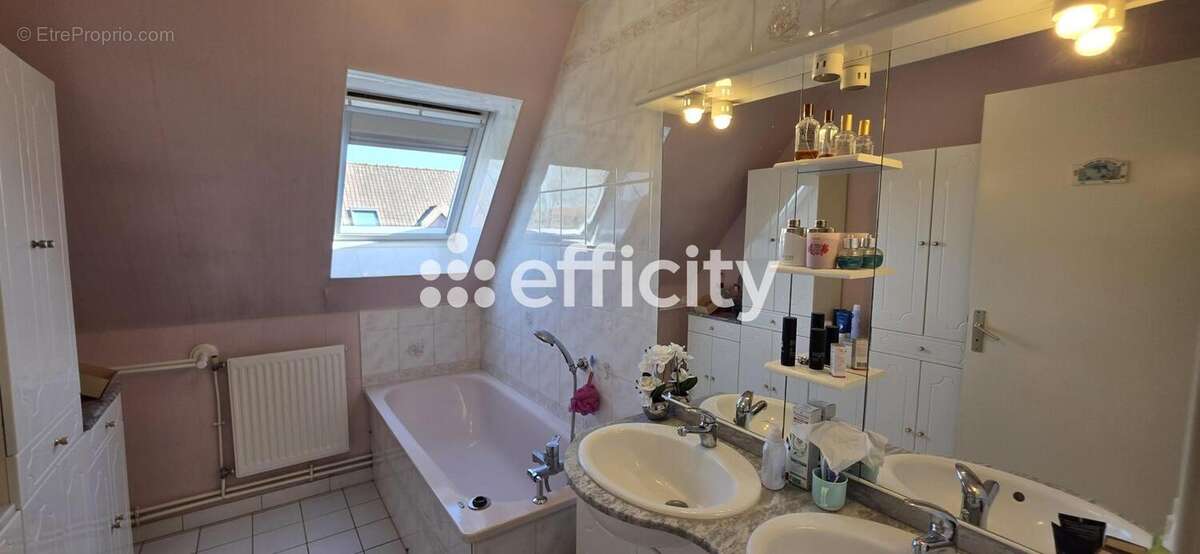 Maison à FACHES-THUMESNIL