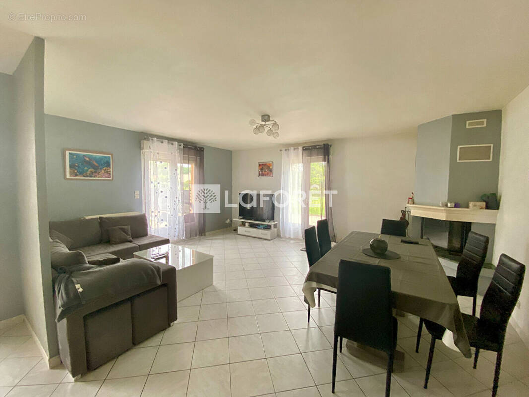 Maison à SAINT-JEAN-DU-FALGA