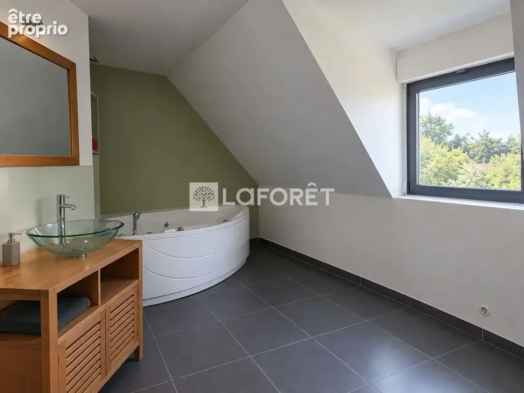 Maison Prat 6 pièce(s) 197 m2 - photo 10