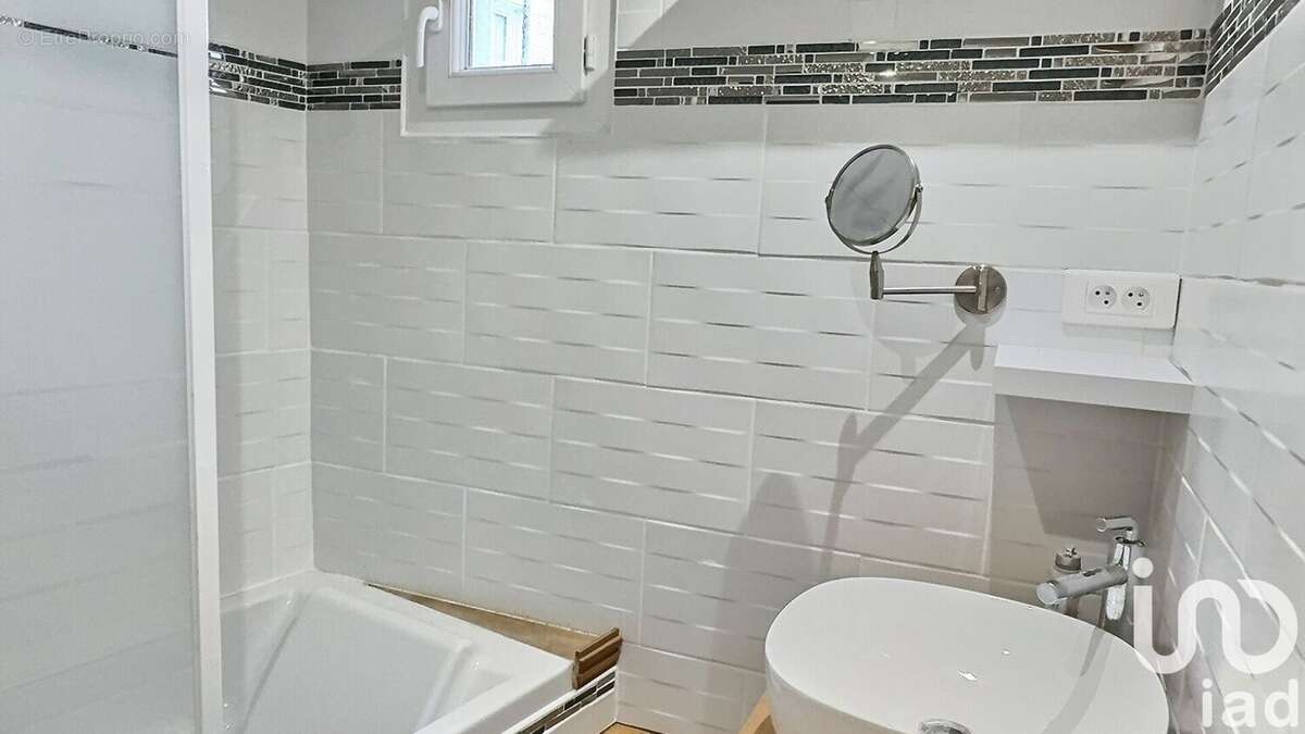 Maison 88 m² à Saint-Laurent-De-La-Pree  - photo 5
