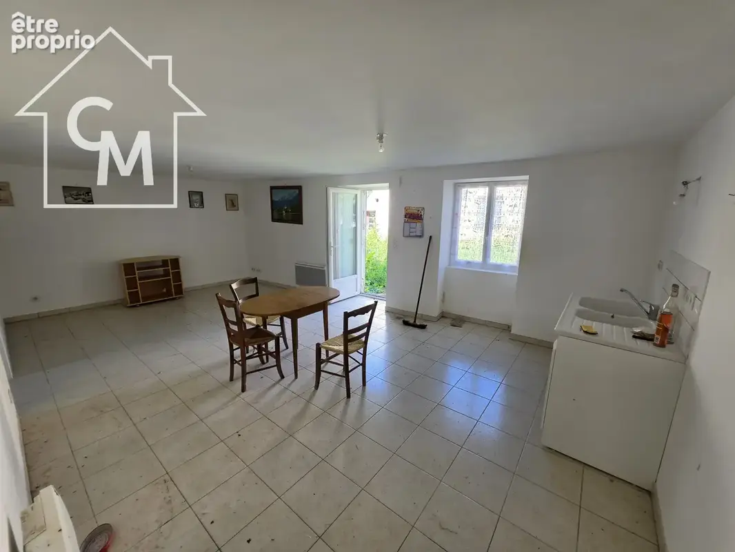 Maison à rénover avec dépendances et grange   alloue - photo 2
