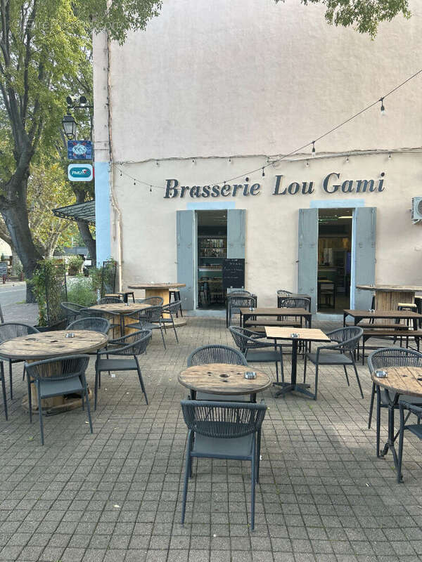 Affaire rare bar brasserie pmu licence iv 70 m2 emplacement a fort passage terrasse idealement situe a st cyr -sur-mer - photo 5