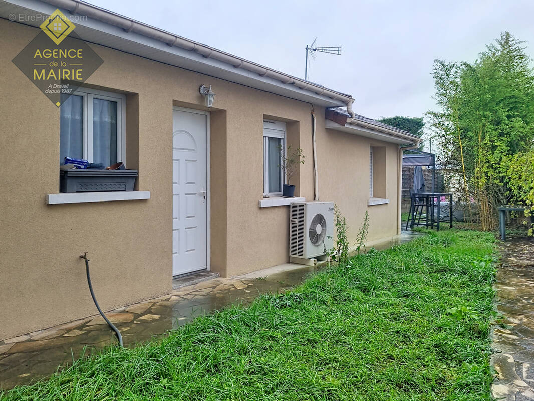 Maison à VIGNEUX-SUR-SEINE
