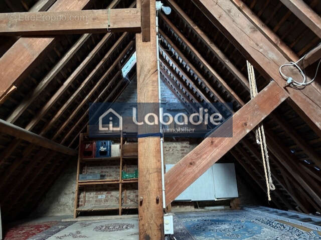 Au coeur de Mortain, appartement en duplex de 90m2 (possibilité de faire 2 logements). - photo 9