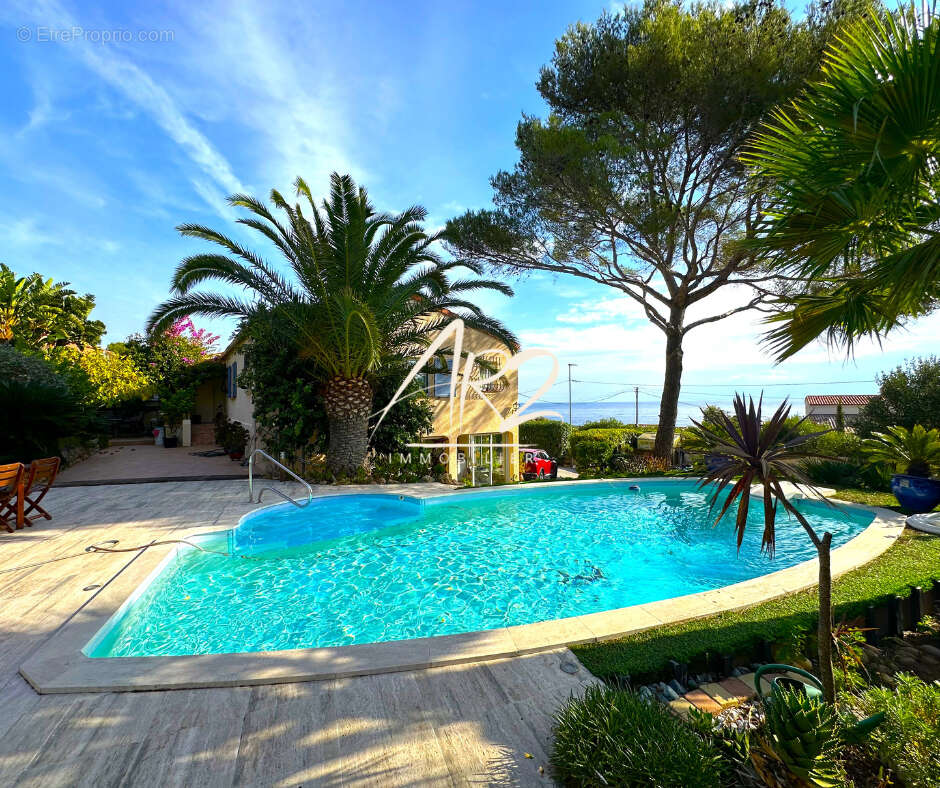 Maison à LES ISSAMBRES