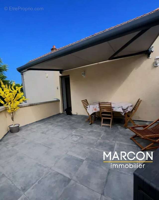 Maison à SAINT-MEDARD-LA-ROCHETTE