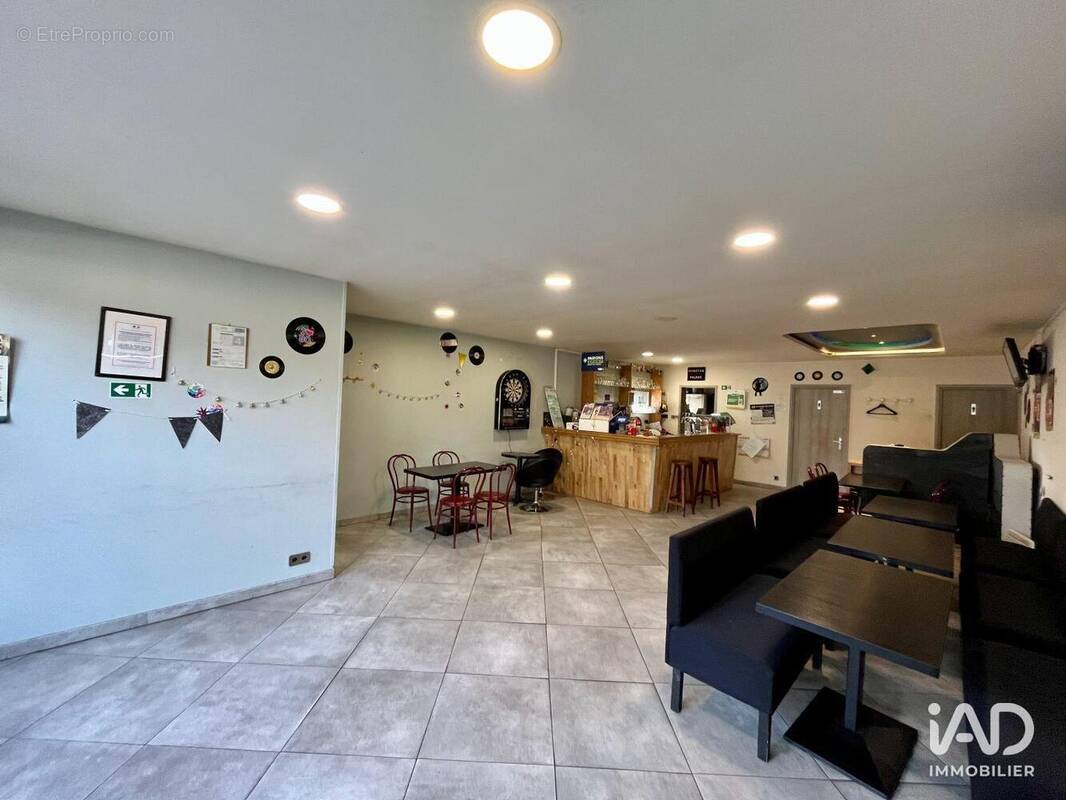 Photo 1 - Commerce à HOMECOURT