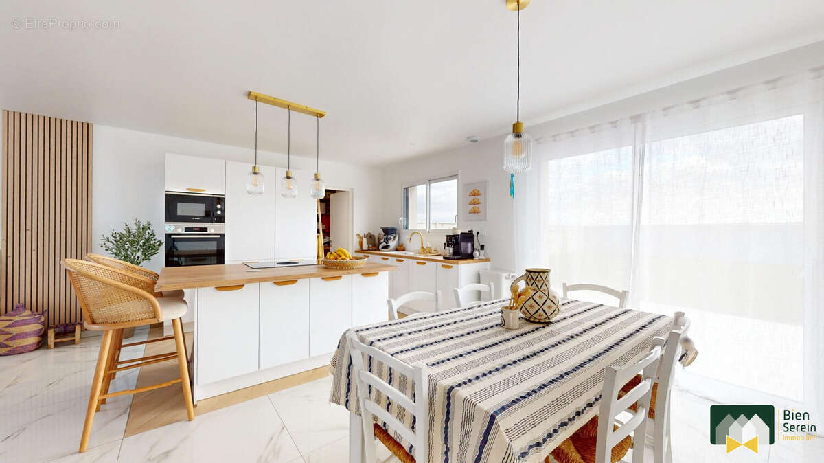 Salle à manger - cuisine - Maison à NOGENT-LE-PHAYE