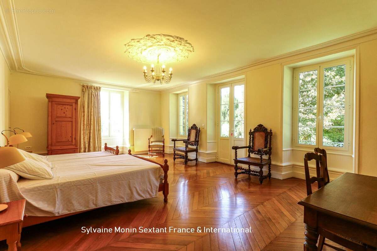 Maison à LANOUAILLE