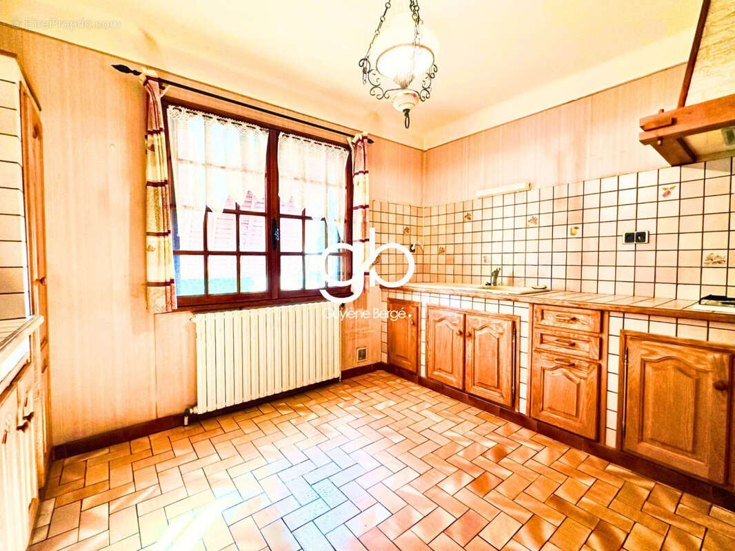 Maison ancienne   appartement indépendant   double garage   grand terrain piscinable   prades-le-lez - photo 6