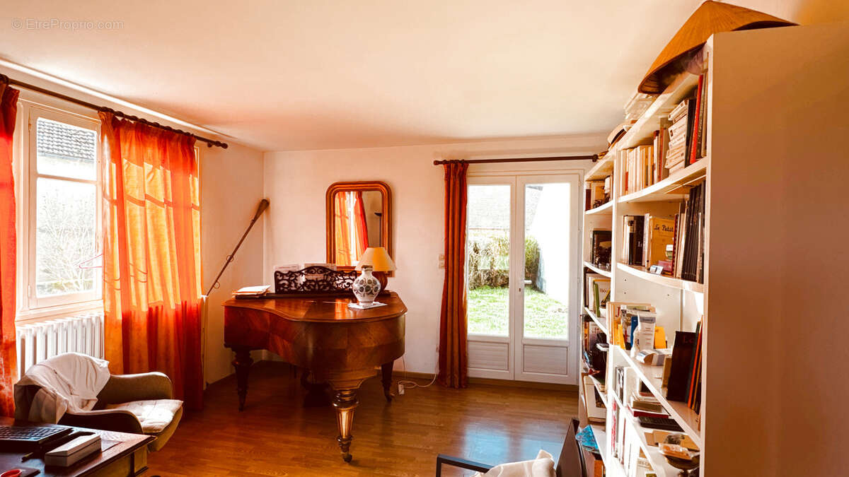 Longère bourguignonne située dans le secteur d' ISLAND au prix de 246 100 €. - photo 13