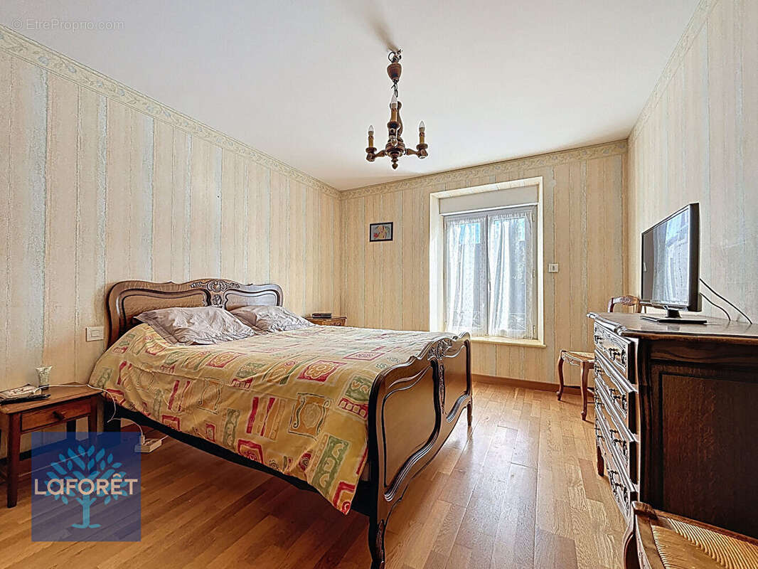 Maison à LA BAZOUGE-DU-DESERT