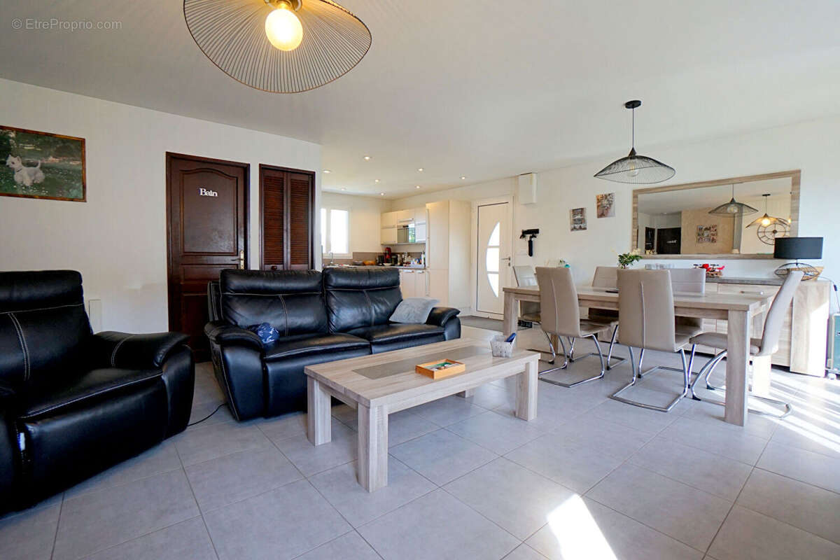 Maison à MEZIERES-SUR-SEINE