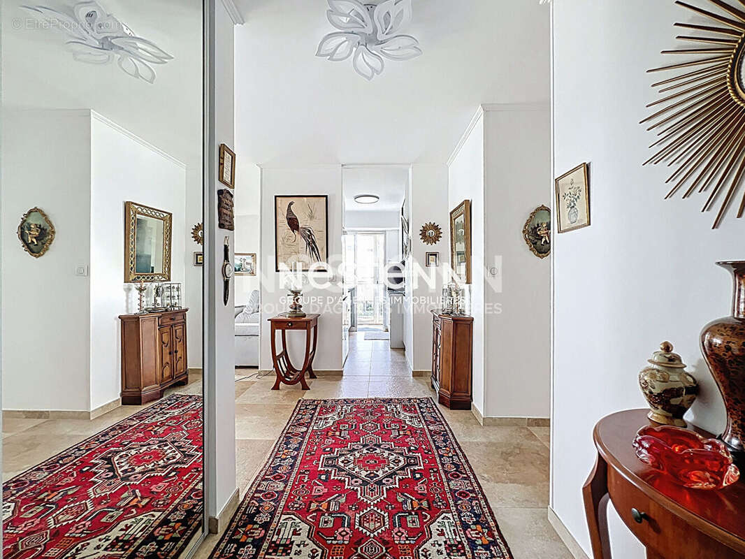 Appartement à VALLAURIS