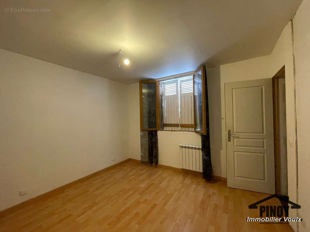Maison ancienne avec cour au cœur de Voulx   Beau potentiel ! - photo 8