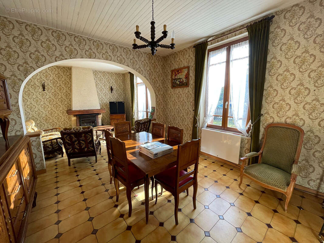 Maison à SAINT-AGIL