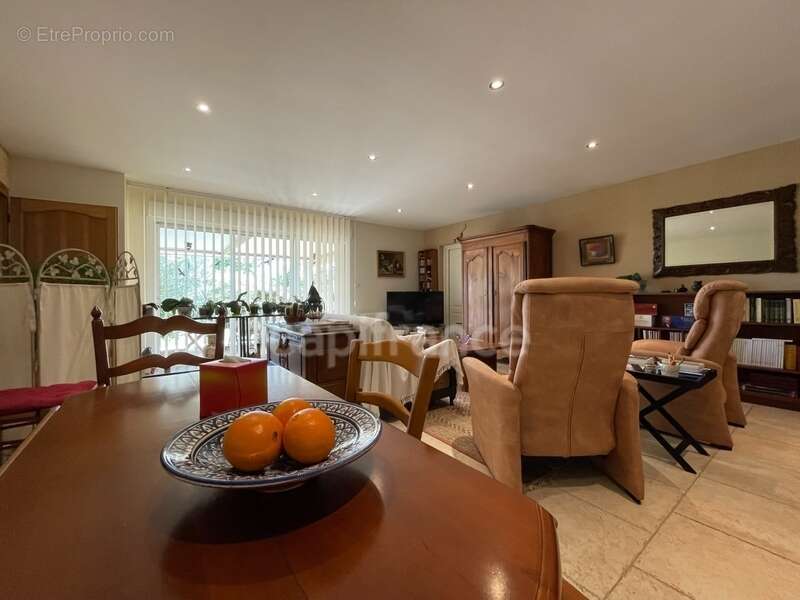Dpt Dordogne (24), à vendre  maison P8 de 292,68 m² - Terrain de 1 777,00 m² - photo 27