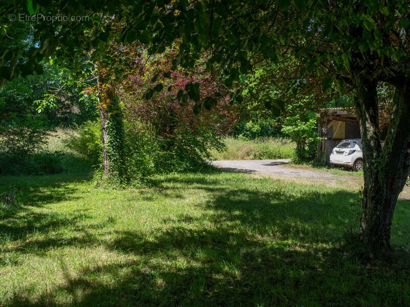 Dpt Haute Garonne (31), à vendre VILLENEUVE LECUSSAN maison à rénover T5 de 107m² habitables + abris voitures sur 730m² de terra - photo 16