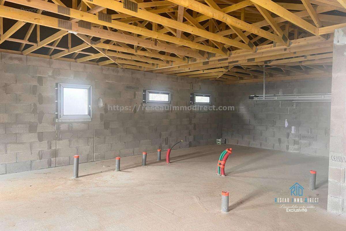 Maison à SAINT-SIMEON-DE-BRESSIEUX