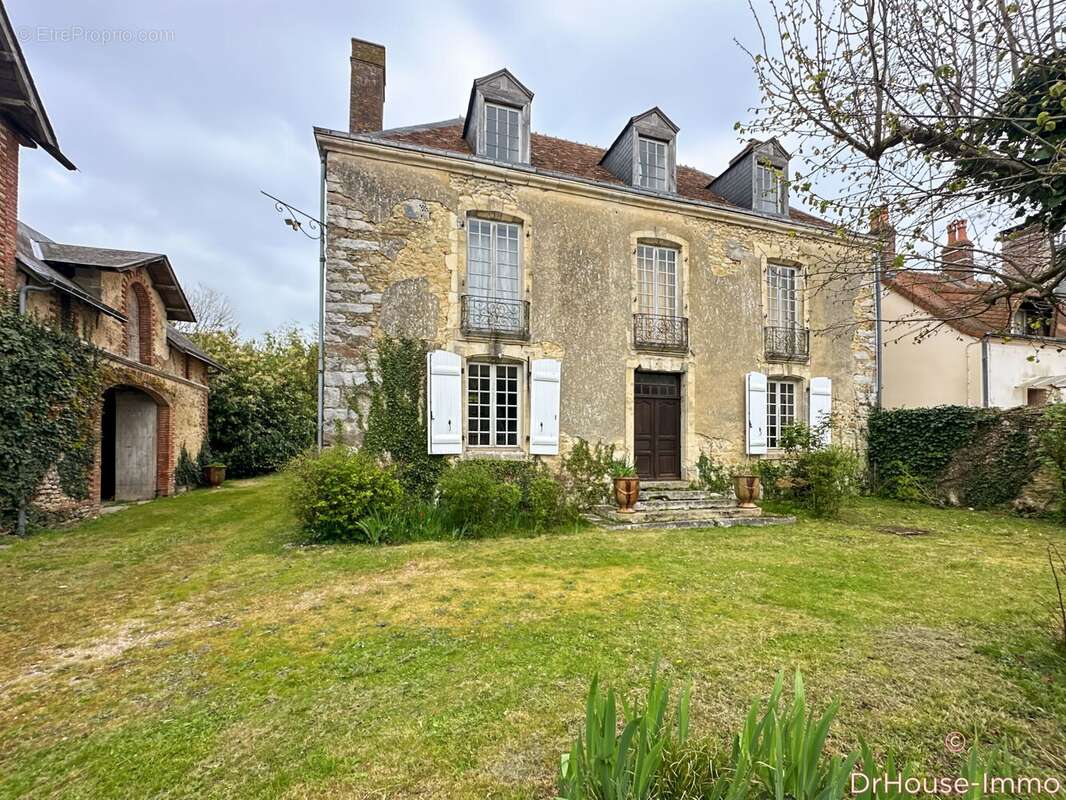 272 m² à Nogent-Le-Bernard  - photo 11