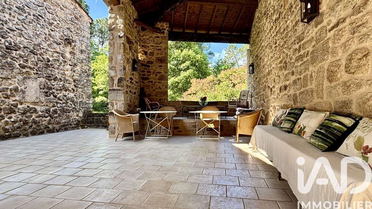 Maison 404 m² à Ailhon  - photo 6