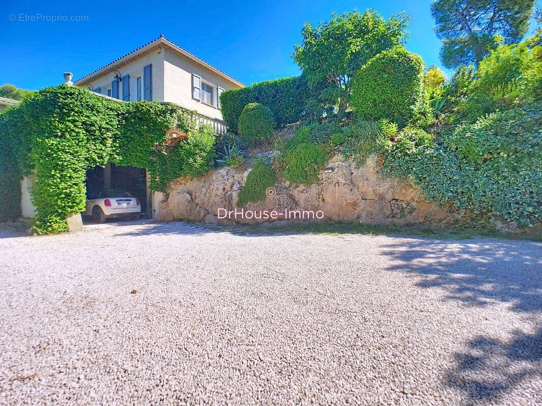 Maison à ROQUEVAIRE