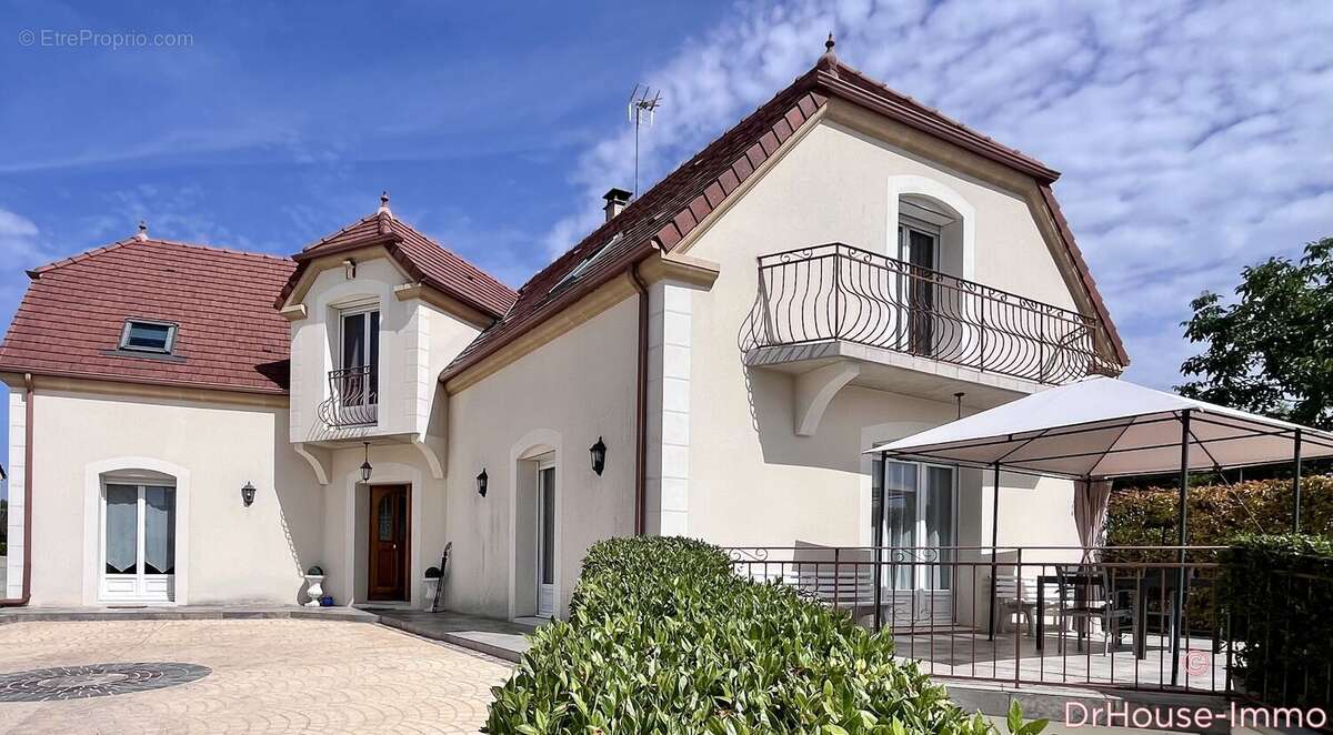Maison 230 m² à Troyes  - photo 2