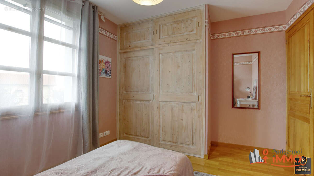 Maison 118 m² à La Tourette  - photo 8