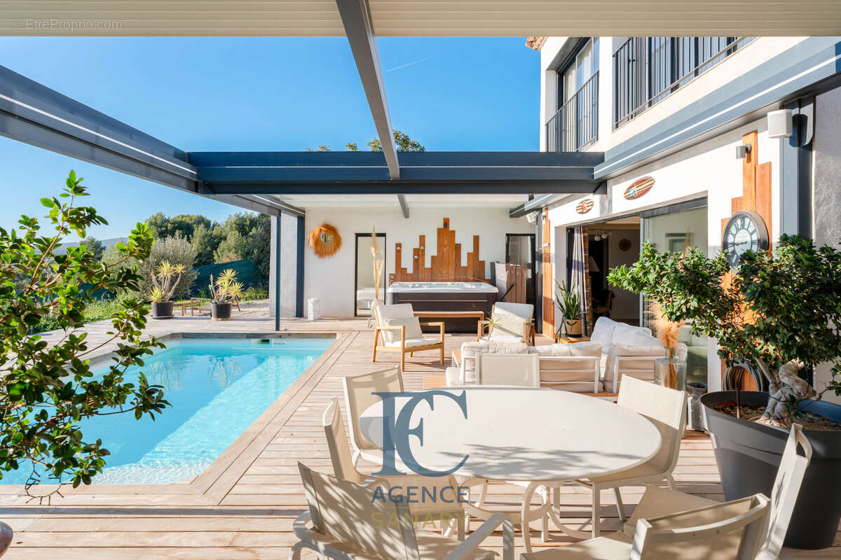 Maison à LA CADIERE-D'AZUR
