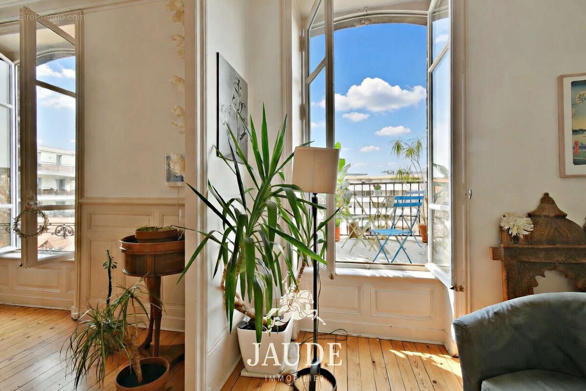 Duplex de caractère 236 m2   Dernier étage   Calme et écrin de verdure à 2 pas de Jaude à Chamalières - photo 2