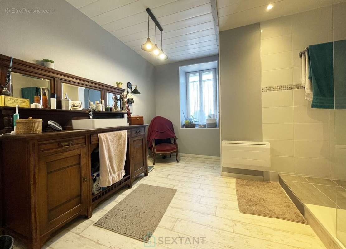 Maison à CHERVES-RICHEMONT