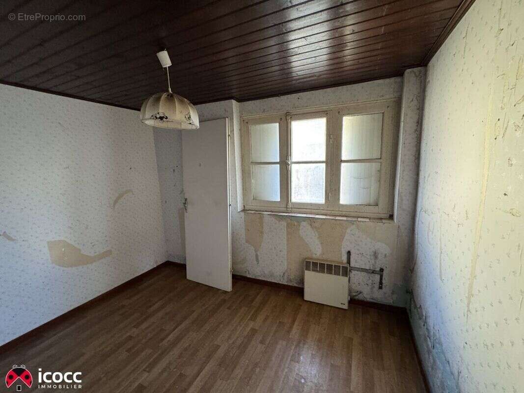 Maison à LES MAGNILS-REIGNIERS