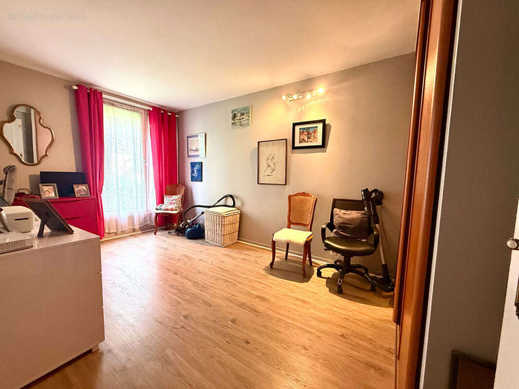 Appartement Noisy Le Grand 4 pièce(s) 81 m2 - photo 3